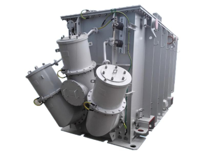 Why are high-quality welded components preferred for the outer casing of the transformer oil tank?