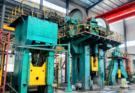 Pressa a vite elettrica da 8000 tonnellate